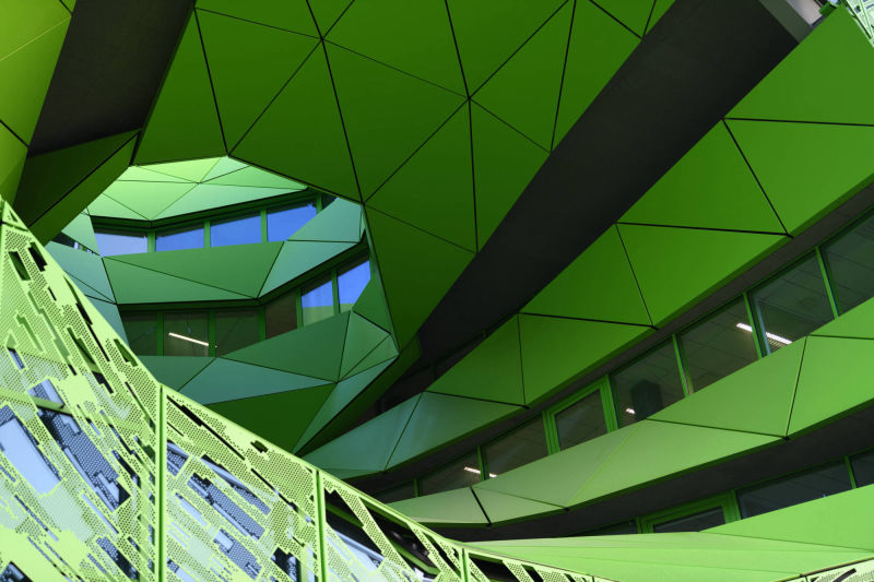 Architecture du quartier de Confluence à Lyon - cube vert