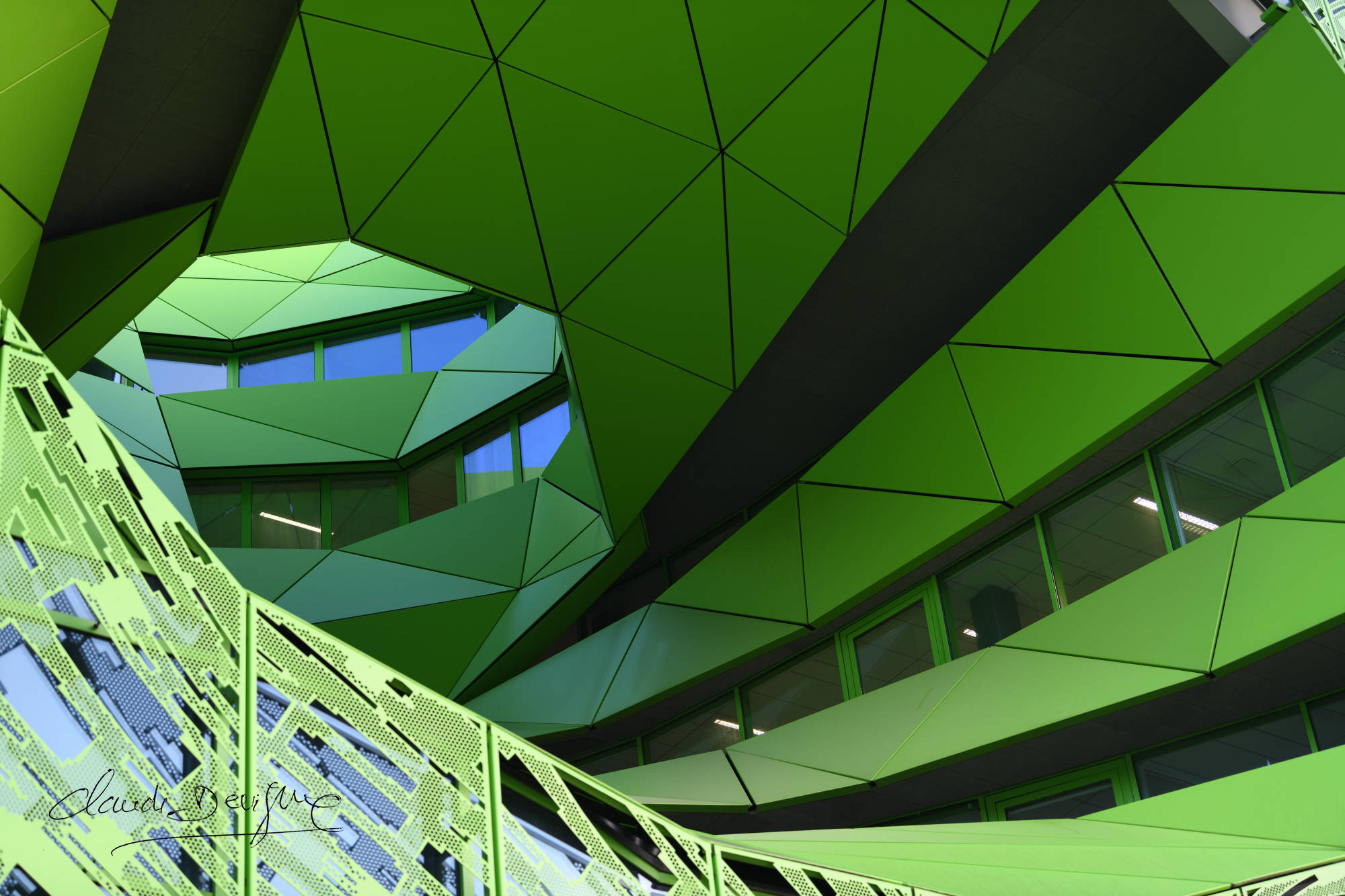 Architecture du quartier de Confluence à Lyon - cube vert