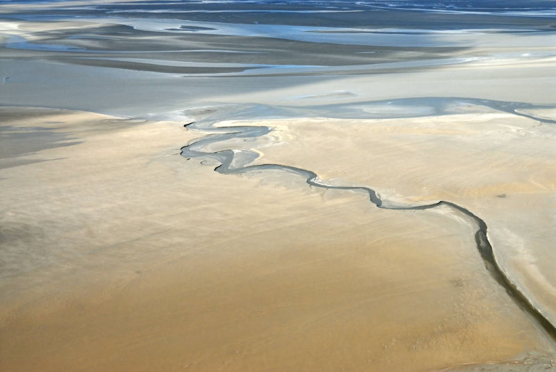 Survol dela baie du Mont-St-Michel