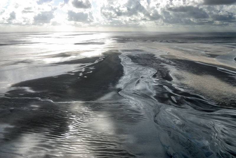 Survol dela baie du Mont-St-Michel